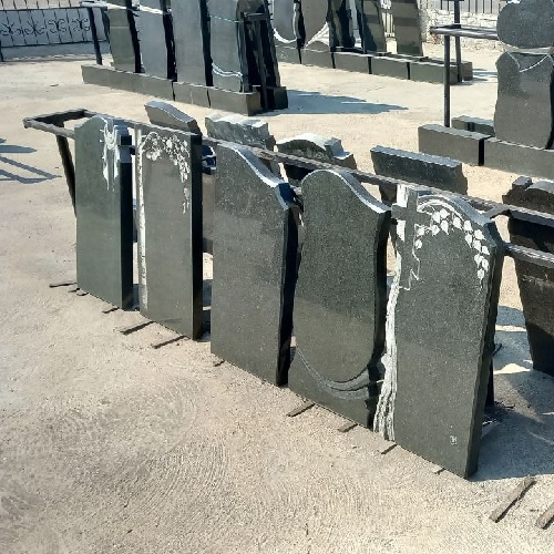 Заказать гранитный памятник в Тирасполе – установка и доставка по ПМР